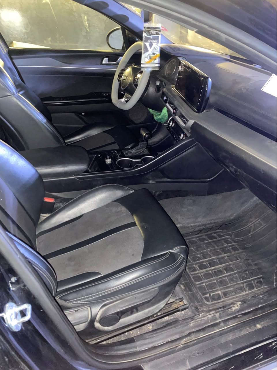 KIA K5 موديل ٢٠٢٢ وارد امريكي 
حادث جاملغ وبنيد مكينة ١٦٠٠ تيربو 
تبريد
تشغيل عن بعد شاشة لمس 
سيارة فو مواصفات ما عدا الفتحة 
مكاني البصرة - البهادرية 
***********
*********** 
متواجد ع الخاص البصرة, العراق
