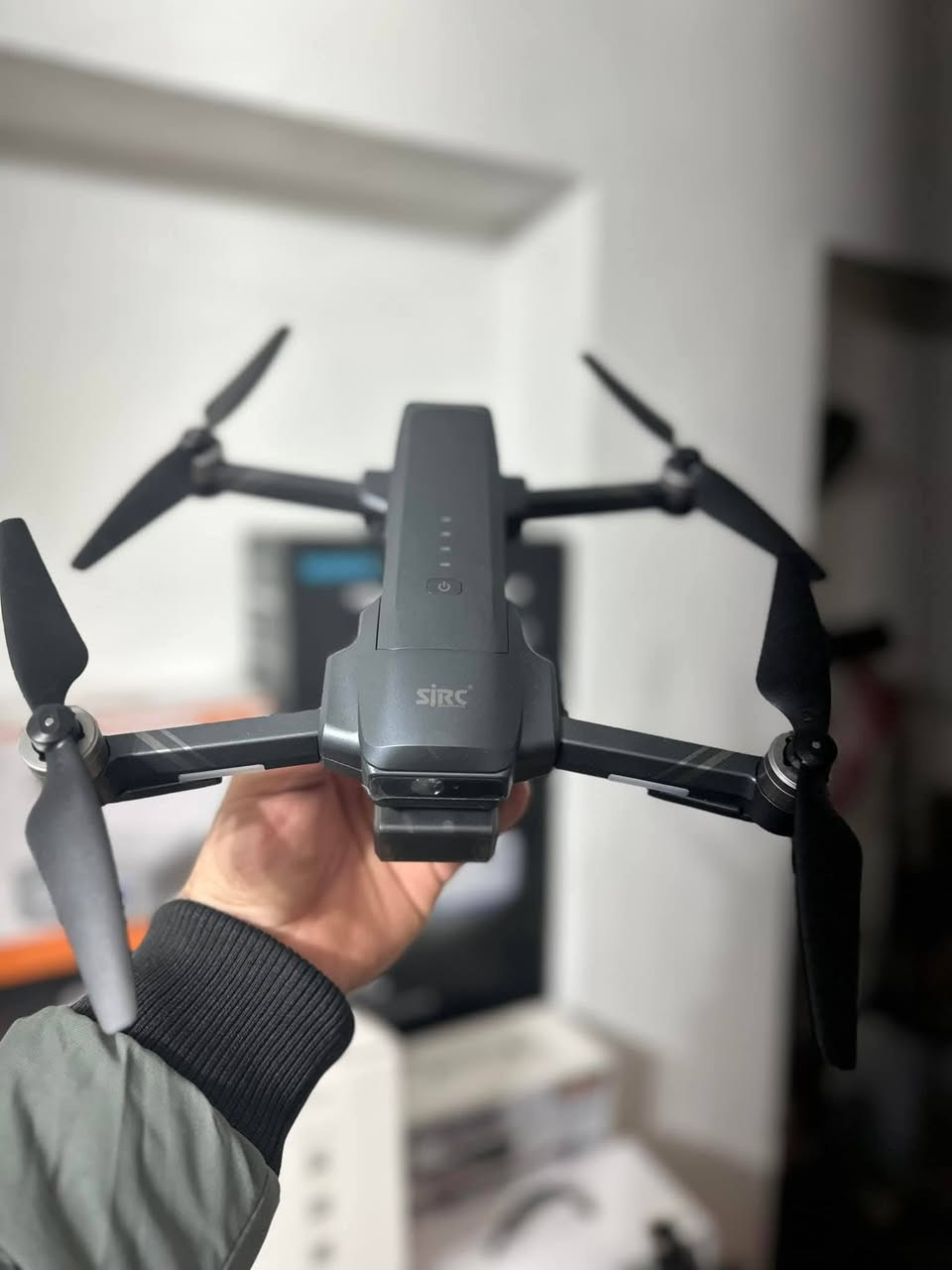 سلام عليكم اخواني المصورين والي هاوين الدرونات حياكم الله عندي هاي الدرون نوعية F22sوتصويرها دقة عالية وحلو والغرض الي وياها 2بطاريات مع كيبلين شحن وريش احتياط 4 للي حاب يتفضل خاص ويشوف والسعر 375الف وغرض البيع حاب ابدل بنوعية جديدة بس القطعة مرتبة وما مستعمله اهواي


**إذا كنت صاحب هذا الإعلان وتريد حذفه لأي سبب، رجاءا أرسل رسالة إلى الدعم الفني**