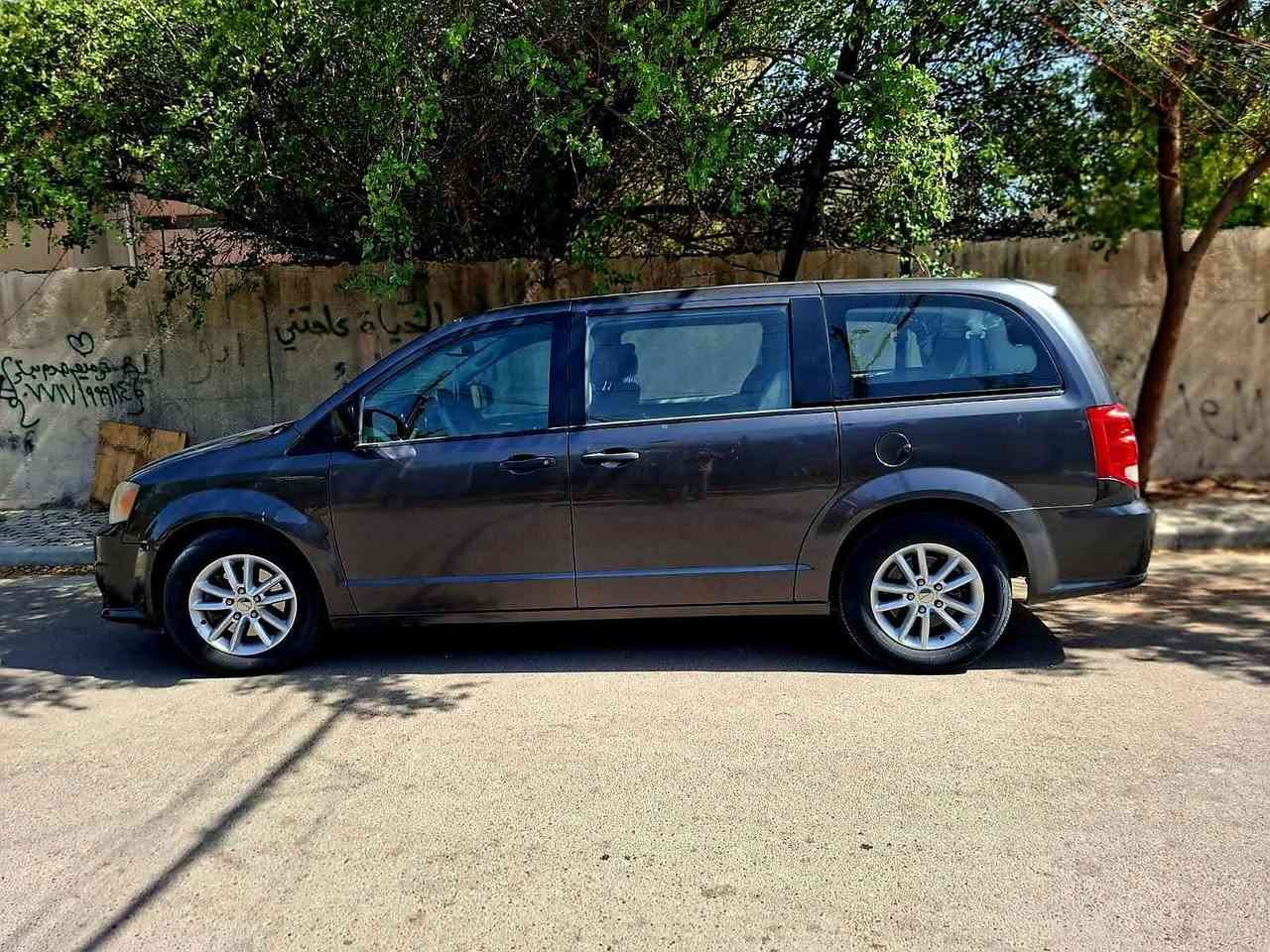 متاح ..
سيارة دوج كرفان كراند 
رقم جديد بغداد 
تبريد ٣ قطع 
تحكم ستيرن 
سياحي 
شاشة سقف 
بيبان وجنطة ميكانيك 
صبغ قطعتين 
موديل 2019 
العنوان بغداد الداوودي 
سعر 175 $
سنوية جديدة  
ارقام جدد 
تخم تاير جدد 
غير متواجد على النت  
هاتف ***********
