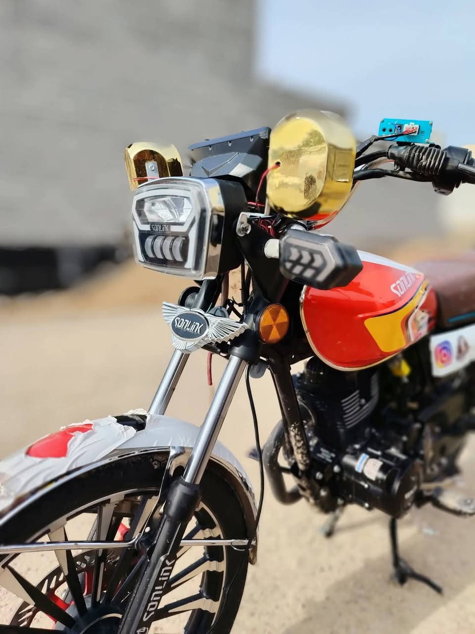 دراجة سيفان سونك باب اول السعر 700 وبيهة مجال مكاني ديالى ناحيت سد العظيم ***********
