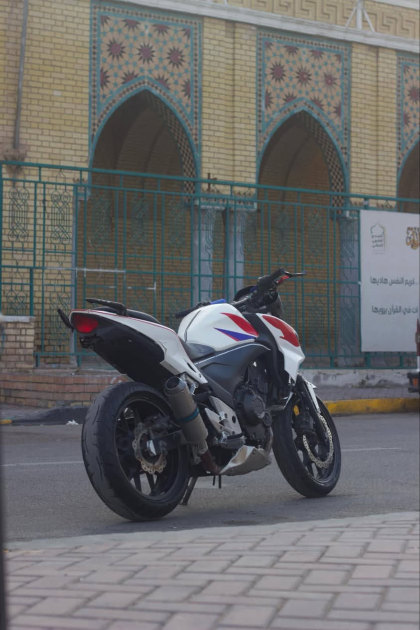 دراجه هوندا cb500f 💣
مكينه 500. مكفوله 
2 بساتم 
شلعه ومعدل مو طبيعي ما شاء الله دراجه مفوله 🔥
دراجه وياها ورقتين ماعرف اصولي كلك مادري بس اعتقد مدفوع كمركها داخله اصولي بسليمانيا   + اكفلك سرقه 
مراوس ب KTM او بنلي ♥️ احب ترحال وسفر ولهذا سبب اريد مراوس ونتفق حسب دراجه 
.ملاحظا الجاملغ الاماني مكسور


**إذا كنت صاحب هذا الإعلان وتريد حذفه لأي سبب، رجاءا أرسل رسالة إلى الدعم الفني**