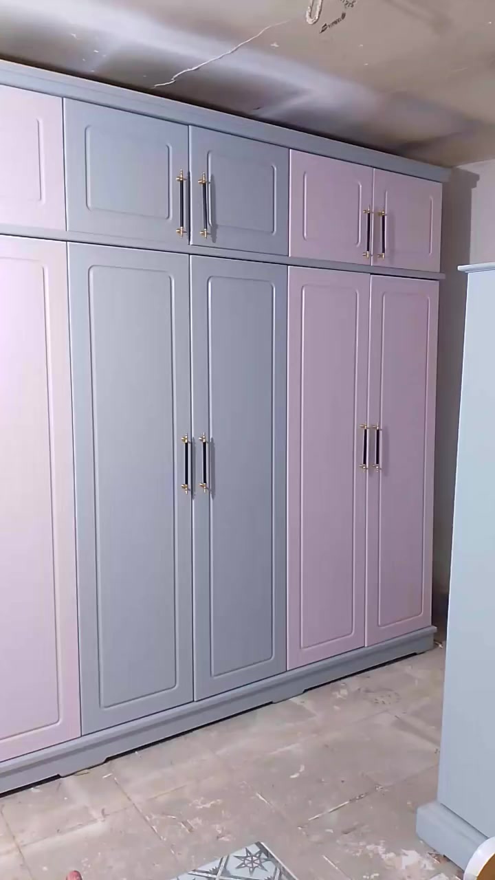 معرض سليم
كنتورين كويتي إيطالي مستخدم شرط النظافه والمتانه

وشرط كويتي إيطالي مو تركي ولا ماليزي العرض 3 متر 

ارتفاع مترين ونص 6 باب قاطين 

ابو مرايات سعره 450 ألف 

و الثاني بدون مرايات 550 ألف عنوان داخل المنشور 

***********
