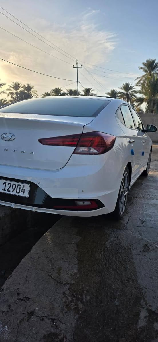 سلام عليكم رمضان كريم صيام مقبول
النترا خليجي موديل 2020 رقم بغداد بسمي سنويه ل31 هزه ل27 
سياره فووول مواصفات للخير 
بصمه 
فتحه ....الخ يعني واحد ع واحد 
سياره استخدام شخصي اخذاه زيرووو او مشاه 150 الف ع ايده 
باقيه ع وضع شركه كلشي ممفتوح بيه 
سياره كفاله عامه ماعده دور جملغ الخلفي  صار بيه كرت مقدر شبر اونص 
سياره شرط لارصعه ولا بارد 
لايت زنون ب250 الف شادهن 

تراي زيرووو 
سعر 163
مراوس حسب قناعه 
مكان ديوانيه قضاء شاميه 
***********
