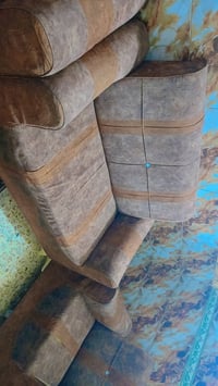 تخم تسكام • ١٠ مقاعد • يحتاج تنظيف