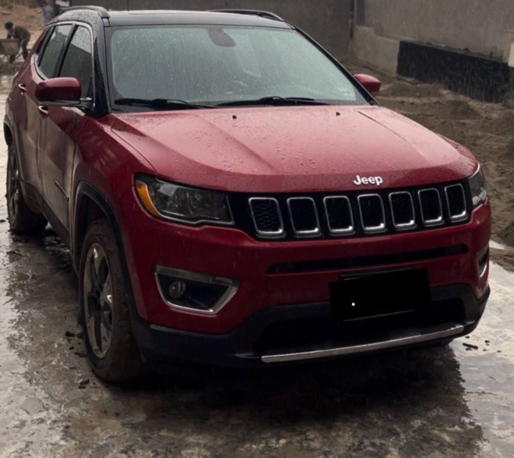 جيب كومبارس ٢٠١٨ لمتد
التحويل ثاني يوم
_مكينه ٢٤٠٠
_ماشيه ٧٢ 
_رقم بابل ، مكانهه الديوانية 
_بانوراما 
_حدادية جديده 
_تخم تاير وباتري جديد 
_هاند بريك بصمه 
_بصمه تشغيل وبصمه تشغيل عن بعد 
_كاميرا خلفيه دواره 
_تدفئه كشنات اماميه وستيرن 
_كروس سرعه وتحكم صوت 
_كشنات جلد اسود 
_نظام ABS مانع انزلاق 
_اشاره بالمري 
_نظام اوتو ستوب 
_بروجكتر اناره مع دوران الستيرن 
_بلوتوث وحاكية 
_لايتات اصفر عالي وناصي مع كشافات دعامية 
_تحكم ستيرن جهتين امامي وخلفي 
_تبريد قطعتين أمامي وخلفي 
_شاشه جبيره 
_مثبت سرعه ، مثبت مسار ، مثبت مسافه امان ،
_اوتو ستارت ستوب 
_دفع رباعي 
_جام فول اوتو 
_٣ اوضاع قياده (اوتو . رملي . طين )
_صندوك كهربائي 
للبيع  

التواصل على الرقم ***********
