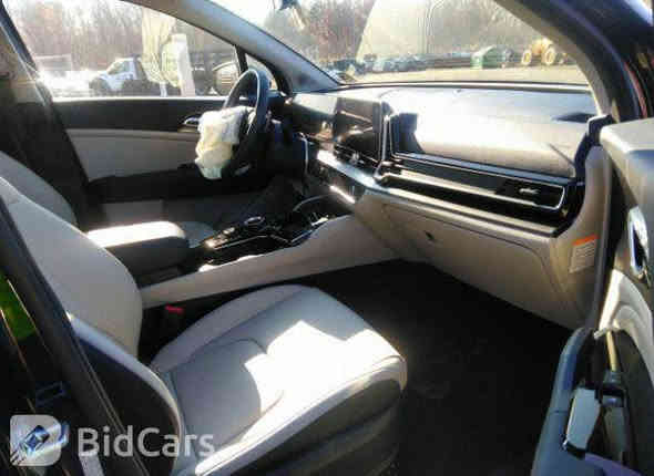 كيا سبورتج 2023 لمتد هايبرد (كهرباء - بانزين) فول مواصفات
وارد امريكي نظيفة جداً رقم بغداد الدولي الجديد 

كفالة عامة من التبديل والصبغ فقط تبديل دعامية امامية وصور الحادث مرفقة بالمنشور 

مواصفات  
بانوراما 
قيادة ذاتية
تحديد مسار 
داخل لون ابيض 
بصمه 
كشنات جلد / كهرباء / حار بارد  
شاحن وايرليس 
شاشه جبيره متصله 
كامره خلفيه 
رادار امامي خلفي رادار جانبية
جنطه كهرباء 
شاشه تبريد لمس 
فول تحكم ستيرن / لايت عدسات متحرك مع السيارة / 4 مودات قياده / مانع ازلاق / اوتو هولد / حساسات / ويل كب جبير / هندبريك بصمه 
وبعد بيه هواي مواصفات  

السعر 210 ورقة وبيهة مجال
 
العنوان بغداد / اليرموك  

***********
