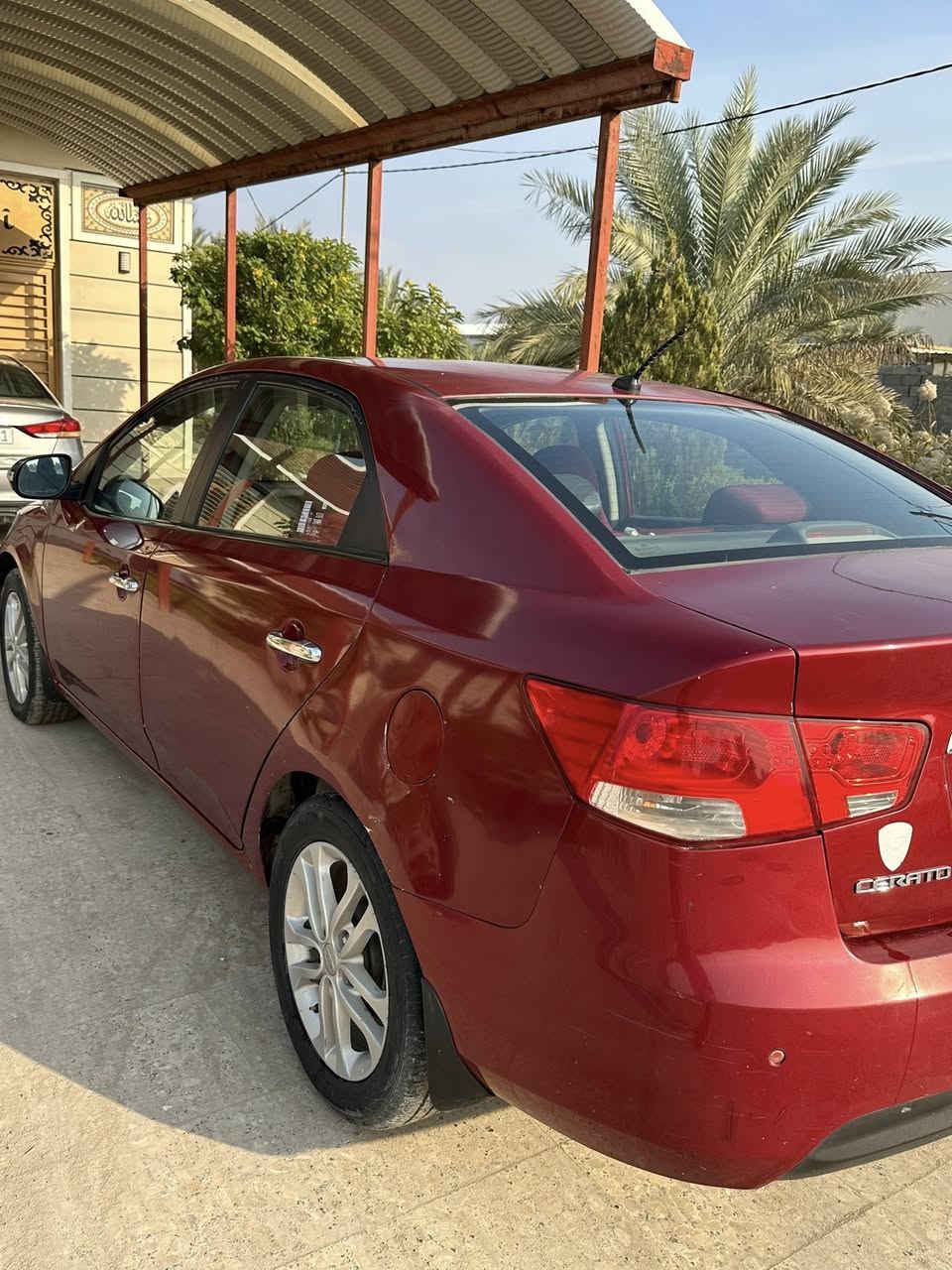 سلام عليكم سيراتو مديل 2011 فول مواصفات
فتحه تحكم ستيرن 
كشنات تدفئه 
محرك 1600
حادثه الجاملغ العكس السايق 
بيه اربع قطع ابيع حزام 
رقم اربيل الجديد 
السعر 75 وبيه مجال 
مكانه كربلاء الحسينيه 
***********
