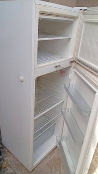 2 ثلاجتين وحده جبيره ولوخ صغيره رايده وحده جبيره 100الف ولوخ صغيره راي...