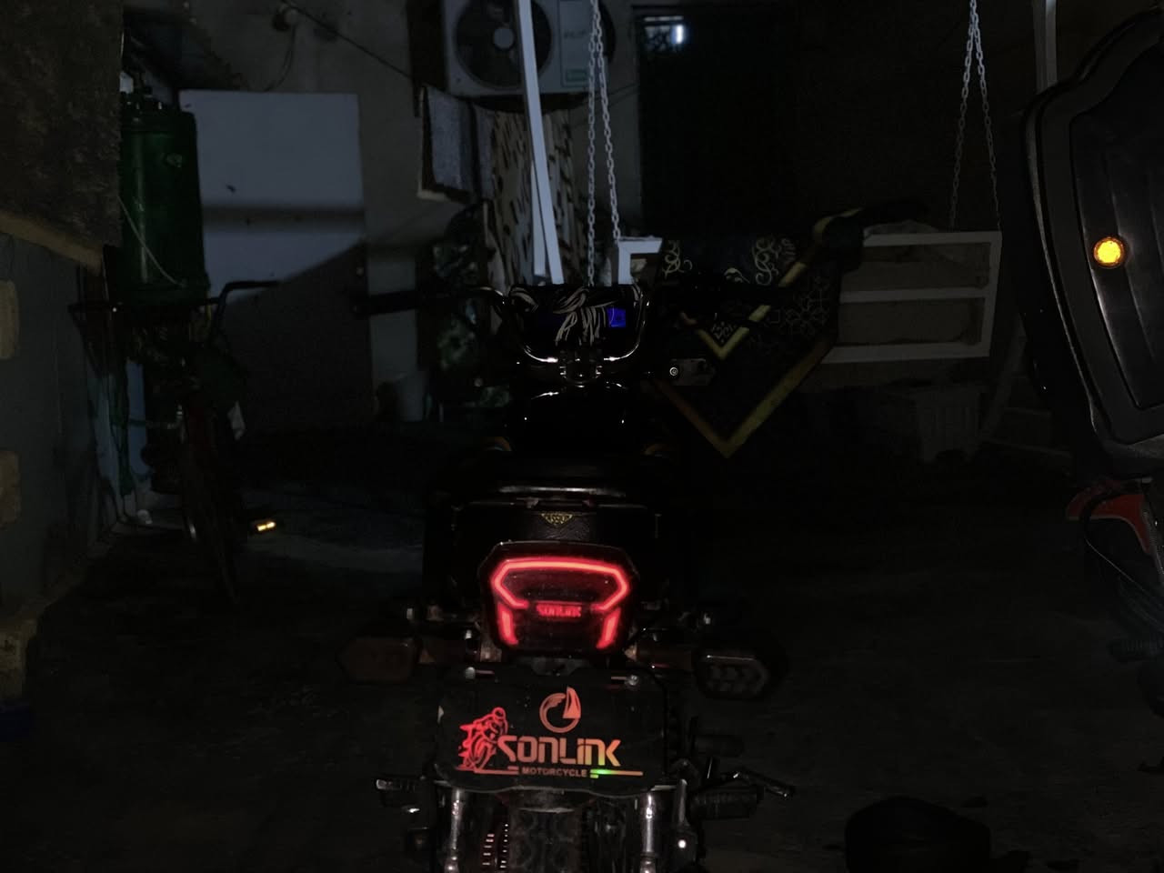 تجي تفحص واذا ماطلع نفس الفيديو مرجوع للتواصل*********** او ***********
