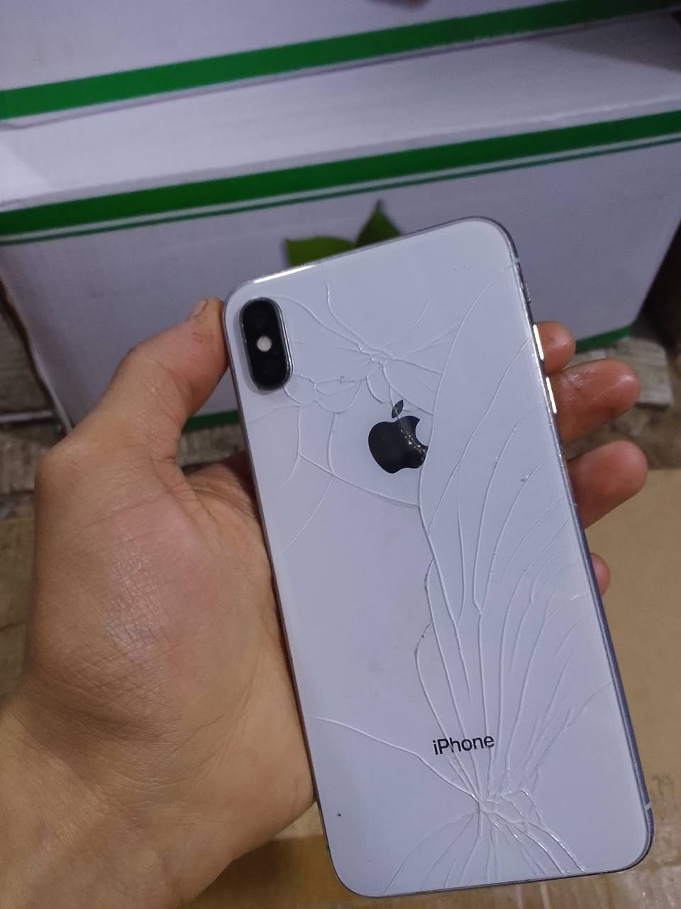 ايفون اكس ماكس للبيع
ذاكره 256
دبل سيمكرت
مبدل بطاريه فقط واصليههه شرط 100
فقط بس فطر بل ضهر 
السعر 175 
***********
