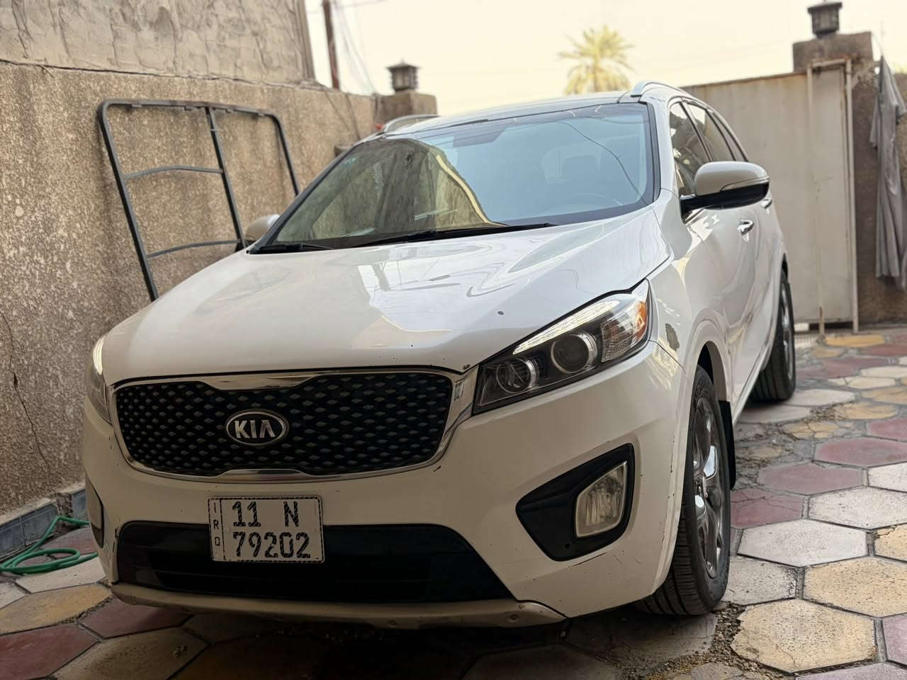 السلام عليكم 
سورنتو 2016
وارد امريكي حادثه بابين ومبدلات نفس اللون 
وقطعتين كلير من امريكا
فول مواصفات 
بانوراما 
بصمه 
جلد 
مكينه 6
7 راكب 
كشنات تدفئه وبعد بيه هواي مواصفات
ماشيه 148 
السعر 175$
للاتصال
 ***********
