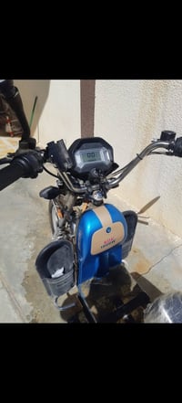 دراجة شحن للبيع بطاريات جدد ماماشيات ام الضمان الدراجة نظيفة عل فحص 07...