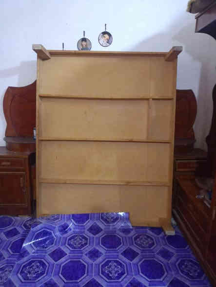 السلام عليكم اخوان غرفه امرتبه حيل نضافه 80/100 معايزها شي كنتور ٦ بيبان+ميز مرايه +تاج + جربايه+ ميز تواليت مكاني ديوانيه سعر 600 وبيها مجال مستعجل ع بيها تعال كلبها بعينك وبيك خير وتدلل رقمي ***********
