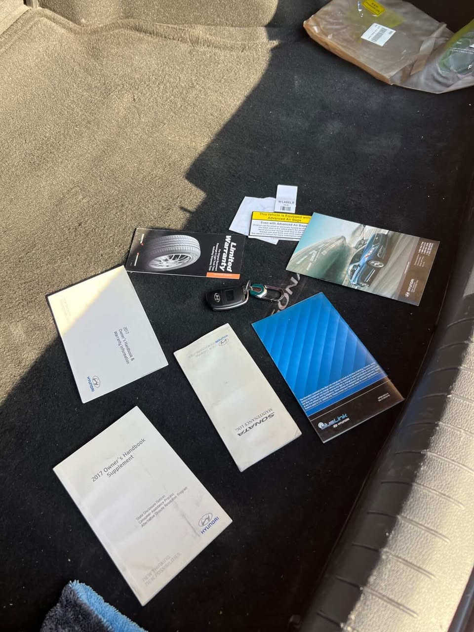 سلام عليكم
سوناتا2017وارد امريكي نص فول 
كفاله عامه حته الدعاميات لا بارد لا شخوط ع ايدي من امريكه
ماشيه93فقط 
مكينه2000تيربو 
سياره جاهزه  حداده تبريد ع وضعه ما مبدل بيه اي شي ب عافيه ع ياخذها 
 السعر135وبيه مجال بسيط. مكاني بصره
***********واتساب
***********شريحه
