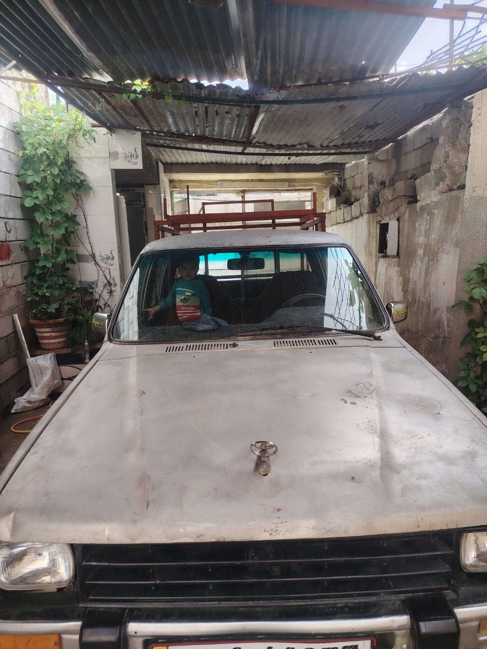 السلام عليكم روسيدا للبيع 88 جير محرك شرط ضخم تواير سياره نظيفه كربون بنزين، السعر 45 العنوان حي القاهره *********** الرقم بالواتساب
