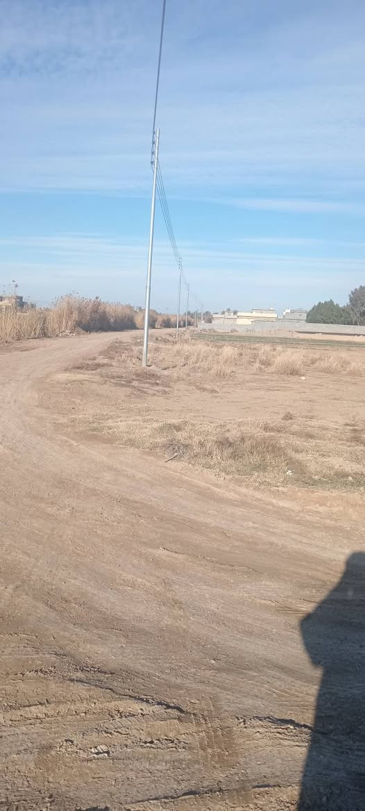 سلام عليكم  بيت اللبيع في الكرمه مساحه ٢٤٠٠ متر البيت طابقين يتكون من ٣ غرف نوم ٤×٥ وصاله وستقبال ومطبخ خارجي وهول بضهر البيت بيت ثاني من ضمن البيت سعر ٢١٥ وبي مجال ***********
