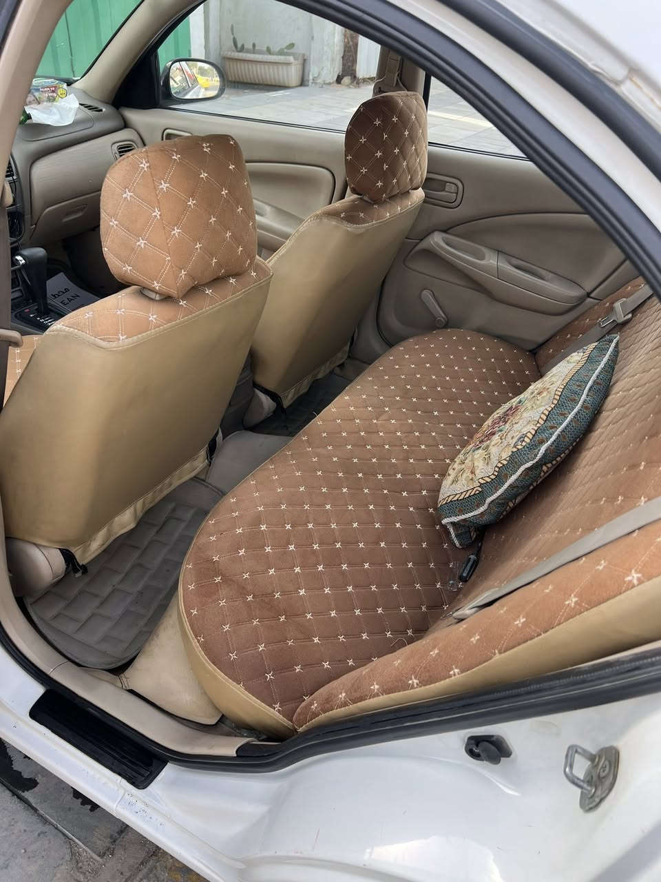 نيسان سني ياباني
موديل 2008
ماشيه 173 الف
رقم الماني 
بيها رصعه بالصندوق وشخوط خفيفه 
سياره كامله وتخم تاير جديد 
مكان السياره بغداد 
السعر ١٠٠ وبيها مجال
***********
