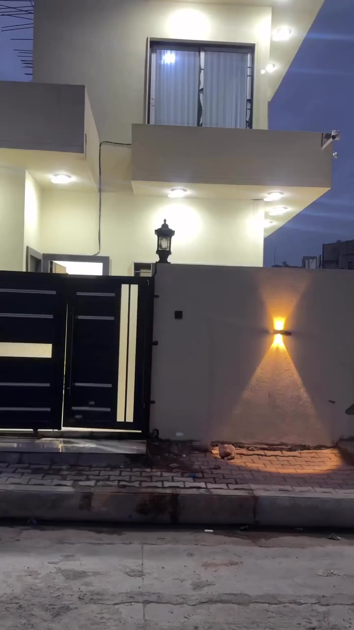 اعلان🔔 عرض مميز جدا جدا ✅دار للبيع #يباع بقسط السعر الكلي 90 مليون مقدمه 55 مليون والباقي يدفع بلشهر مليون غير قابل للتفاوض ♦️علما ان الدار يحول بشكل كامل بأسم الشخص الذي يشتريه⚡️بناء حديث تسليم مفتاح 🔑 واجهة فلين مغربي نظام التبريد المركزي فول البيت⚡️
#مساحة 100 متر ركن مربع
الموقع♦️كركوك منطقة 55 واجهة الدار على حديقة ✅
#يتكون الدار 🏠 
استقبال▪️مطبخ ▪️غرفة نوم▪️صحيات 2▪️بيتونه 
✅ احصل على منزل أحلامك معنا، نحن مكتب عقاري موثوق ومتخصص في تلبية احتياجاتك السكنية
لاتتردد في زيارتنا او الاتصال بنا •                                         👑جنة الامل للعقارات 👑
 📞***********  ابو جنة
📞 *********** ابو يوسف
 📞***********  احمد
الفرع الأول : دوميز منطقة ال 55 مقابيل #تانكي #دوميز
الفرع الثاني : حي الواسطي مقابيل #باب اللواء ٦١ وقرب # تقاطع #الاصدقاء
                    #صفحة #المكتب 
https://www.facebook.com/profile.php6&mibextid=ZbWKL
