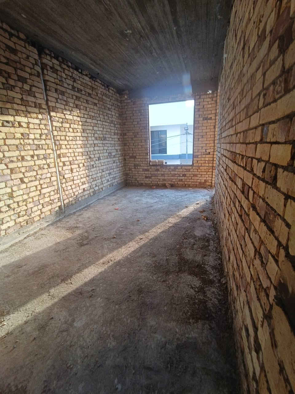 هيكل للبيـــــــــــــــــــع حله نادر الاولى حي الزيتون
المساحــــــة 125متر طابو زراعي سند 25 

الــوآجـــهــة  6,250 متر
النــــــــــــزال. 20متر
        
 
الطابــــــــــق الأرضـــــــــــــي

غـــرفة نـــوم وصاله وكليدور ومطبخ ومجمع صحيات وطارمه

الطابـــــــــق_الثانــــــــــــــــي

غـــرفتين نوم وكليدور ومجمع صحيات 

عرض الشارع 10متر تبليط مجاري كافة الخدمات 

للاستفسار الاتصال ***********
