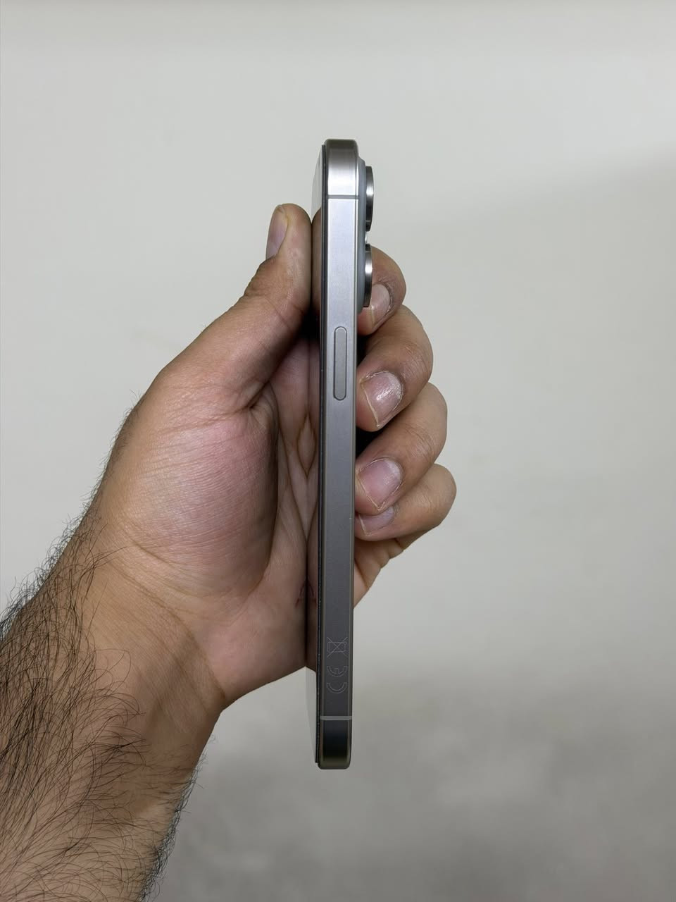 السلام عليكم ايفون 15 بروماكس للبيع  مكفول من كلشي ذاكرة 256gb تيتانيوم شرق اوسط ضمان abm و معلومات البطارية موضحة بالصور 
السعر مليون و 75 قفل
*********** خاص او واتساب
