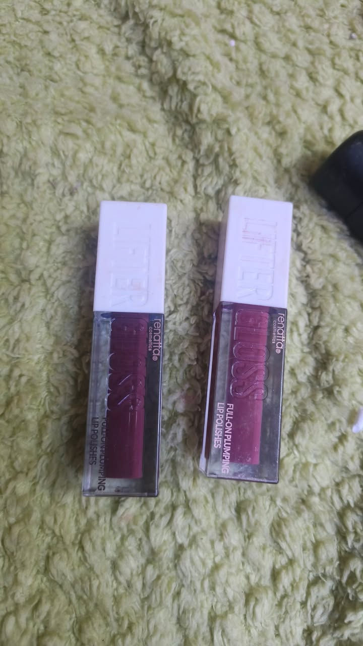 مرحبا بنات مكياج كله الاصلي وماركات والسعر موضحة بالصور 
متوفر تووصيل


**إذا كنت صاحب هذا الإعلان وتريد حذفه لأي سبب، رجاءا أرسل رسالة إلى الدعم الفني**