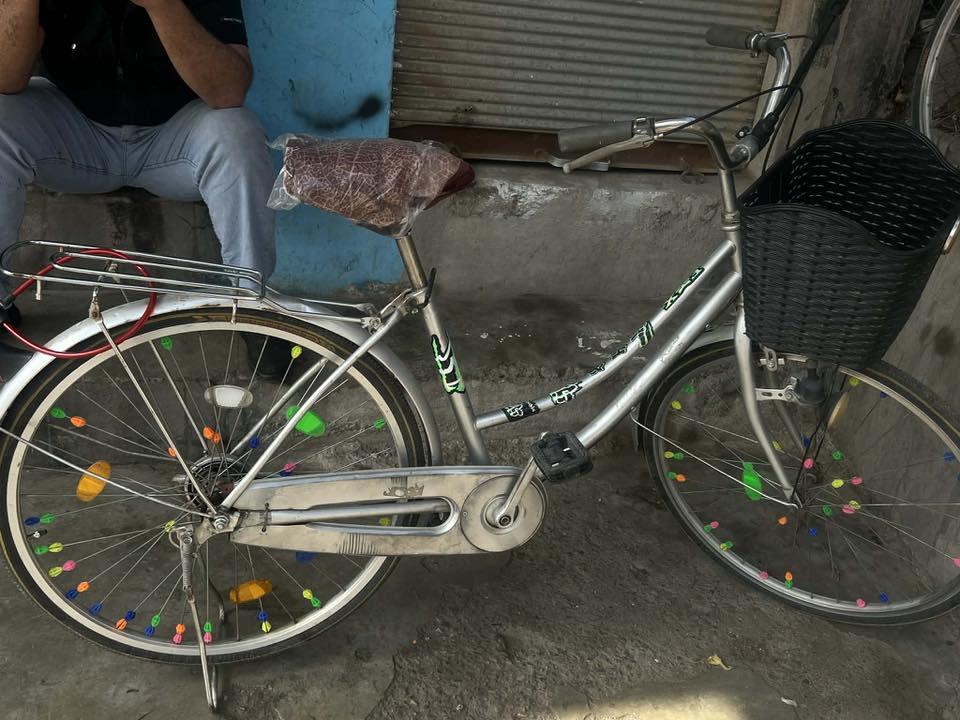 بايسكل للبيع نظيف   سعر ٦٥ الف بيه مجال   ***********
