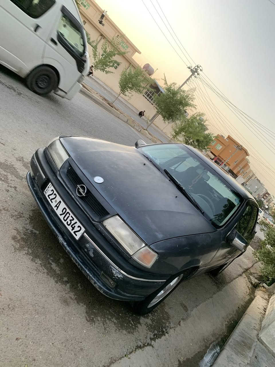 السلام علیکم براکانم ئەم ڤیکترایەمان هەیە بۆ فرۆشتن مۆدێل١٩٩٤ سەیارەیەکە هەتا بڵێی بێ مەسروفەو هەتا ئێستەش زۆر باش ماوەتەوە مەکینە ١٨یە سلایدە ئۆتۆماتیکە فول مواسەفاتە تەقەو ڕەقە بە شەرت مەکینە بە شەرت لایتەکانی عەدەسەیە ماشالله سەیارەکە بە قوەتە  دینار مەسرەفی تیا نیە چوار تایەو ویلی تازەی لەسەرە بێ کێشەیە هەموو گیانی بە شەرت  ژ.م ***********  شوێن هەولێر بنەسڵاوە ، مکان اربیل بنەسلاوە. سعر ٥٠ وەرەقەو مەعامەلەیەکەی برایانە
