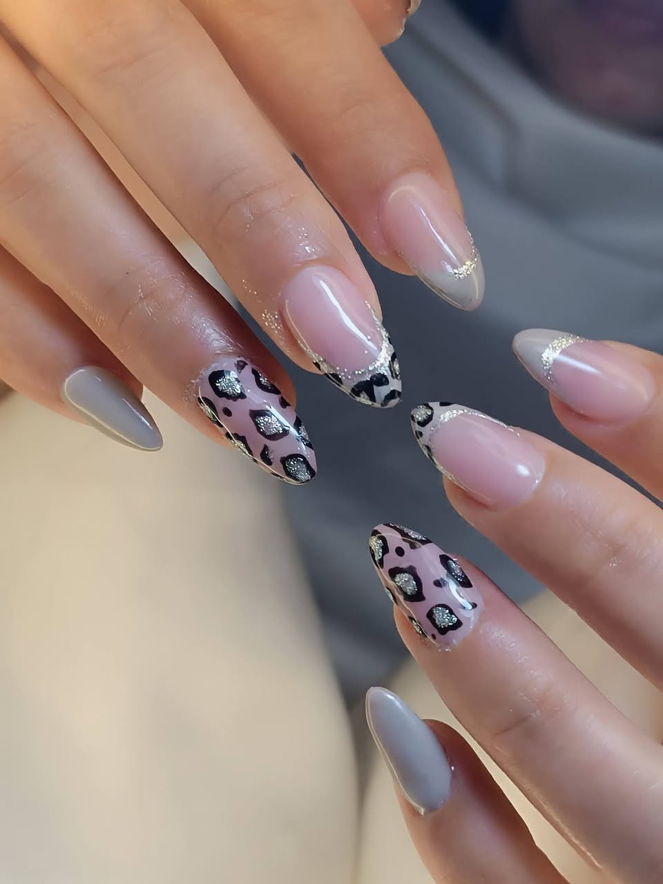 . 🥰🥰🥰عروووض العيد
جل اكستينشن وجلش ودزاين ب٢٥ 
جل اكستينشن وجلش ب٢٥
سترونك وجلش ودزاين ب٢٠  
سترونك وجلش ب١٥ 
جلش ودزاين  ب١٥ 
جلش فقط ب١٠ 
ازاله اكريلك ب١٠ 
ازاله جلش ب٥
ادامه ب٢٥
العنوان خاص🥰🥰🥰


**إذا كنت صاحب هذا الإعلان وتريد حذفه لأي سبب، رجاءا أرسل رسالة إلى الدعم الفني**