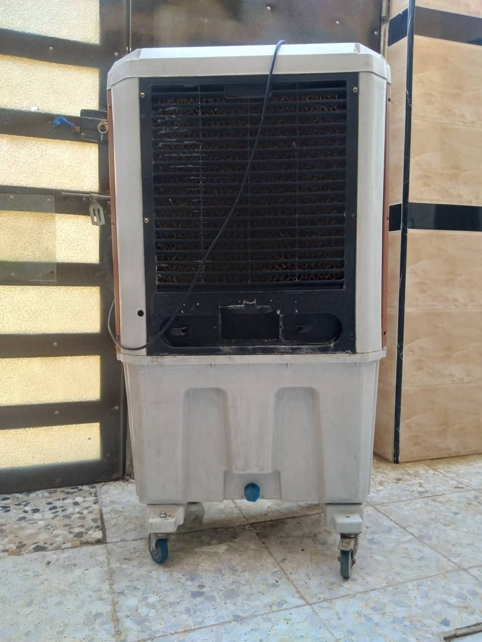 مبرده نظيفه جدا سوبر أمبريال سعر ٦٠ ألف منطقه الظباط الثانيه قريب على مجمع فدك الطبي موبايل ***********
