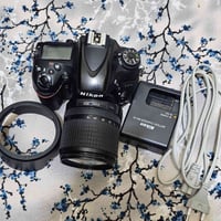 كامرا نيكون 610d الكامرا جدا حلوه ونضيفه  ملحقات شاحنه بطاريه هود السع...