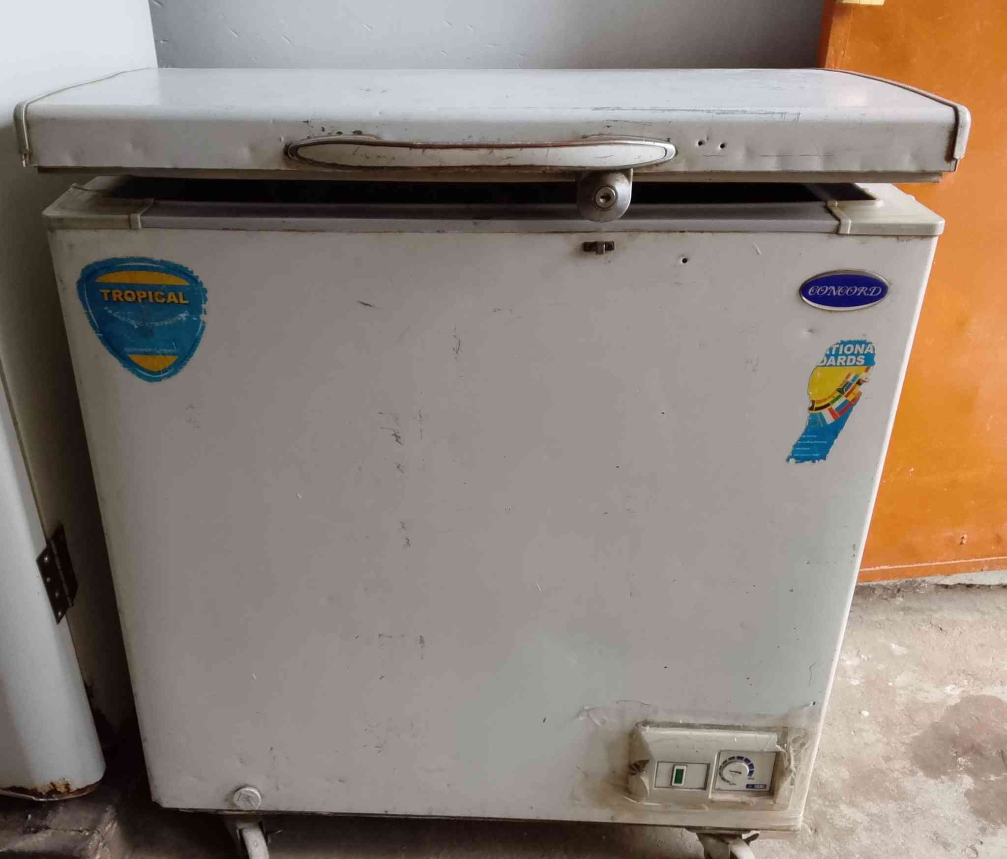 ثلاجه ومجمده يشتغلن وتبريدهن كلش زين بس الخلل بالبيبات الثلاجه بابه موجود الشراي فقط يراسلني


**إذا كنت صاحب هذا الإعلان وتريد حذفه لأي سبب، رجاءا أرسل رسالة إلى الدعم الفني**