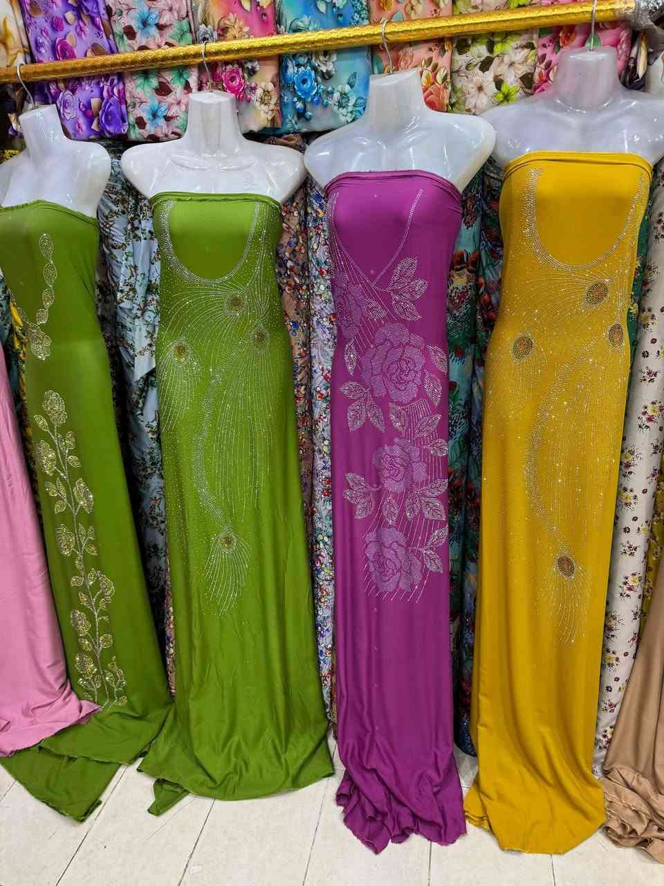 مخاور شماليه الاصلي 
كشمير كابوي مطاط 
ستراس حراري بالصدر والردن 
شرط ميوكع بالغسالة 
يوجد توصيل لجميع المحافظات


**إذا كنت صاحب هذا الإعلان وتريد حذفه لأي سبب، رجاءا أرسل رسالة إلى الدعم الفني**