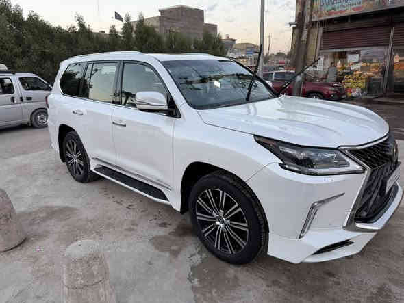 كزس LX570 موديل 2019 - فخامة
نعني لكزس سيارة بالباكيت - مكفولة من الصبغ %100 نظيفة جداً، وبلحقيقة أحلى من الصور
المواصفات التفصيلية:
(S Sport) الفئة: كويتي أصل
العداد: 90 ألف كم حقيقي فقط مكينة 8 سلندر 570 قوية وسلسة جداً
كشنات جلد احمر فاخر كهربائية بالكامل (تدفئة + تبريد)
شغيل بصمة + تشغيل عن بعد 5 بصمات ذكية
رادار ذكي + تحكم بالمسار + مانع تصادم نظام تعليق هيدروليك (رفع وخفض)
3 شاشات (أمامية + شاشتين خلفيات)
ريمونتات تحكم بالشاشات وبالسياره
جنطة شفط كهرباء + مريّات شفط أوتوماتيك إضاءة LED أمامية ونهارية
ويلات كروم فاخرة أصلية
ثلاجة داخلية
كاميرات 360 درجة + حساسات أمامية وخلفية
هندبريك دكمه
نعومة غير طبيعية وتراي جديد بالكامل الأغراض الأصلية كاملة ويا السيارة
التحويل: مباشر وباسمي رقم بغداد الجديد
السعر 72 الف 
الرقم 
***********
العنوان بغداد
