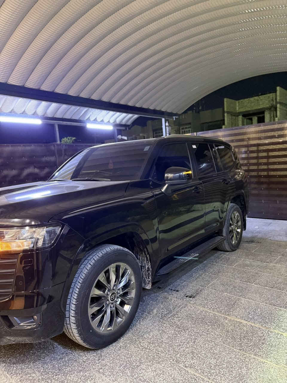 السلام عليكم للبيع لاندكروزر موديل 2022 ساز اصلي رقم بغداد ب اسمي ماشي 49 الف حقيقي

سيارة مغلفة PPF اصلي حتى الجامة الأمامية مغلفة 

سيارة بيها فقط باب خلف الصدر تطبيك من الشركة باقي سيارة مكفولة من الفتح و الصبغ و البارد و التبديل و حتى الدعاميات مكفولة 

مواصفات السيارة بصمة و فتحة و كشنات جلد و كهرباء و تبريد و 3 شاشات تطبيق و كامرة خلفية و تشغيل عن بعد و مري قلاب و مري شفط و حساسات امامية و خلفية باقي مواصفات المعروفة 

مكان السيارة بغداد 

رقم الهاتف ***********
