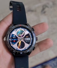 ساعة ايربود • جديدة • نظيفة