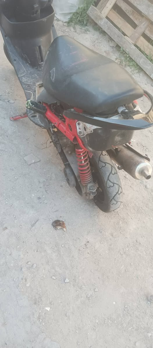 السلام عليكم اخوان دراجه منغولي ومحوريهة عدله طفت عدي وريد ابيع كوم حديد 200الف قفل مكاني الشرطه الرابعه شارع الرافدين مو شراي ليعلق رحمه لوالديكم
دراجه جانت كلشي مابيها تاير خلفي جديد كلجات وقايش جديد جوزه جديده باتري جديد هذا رقمي ***********
