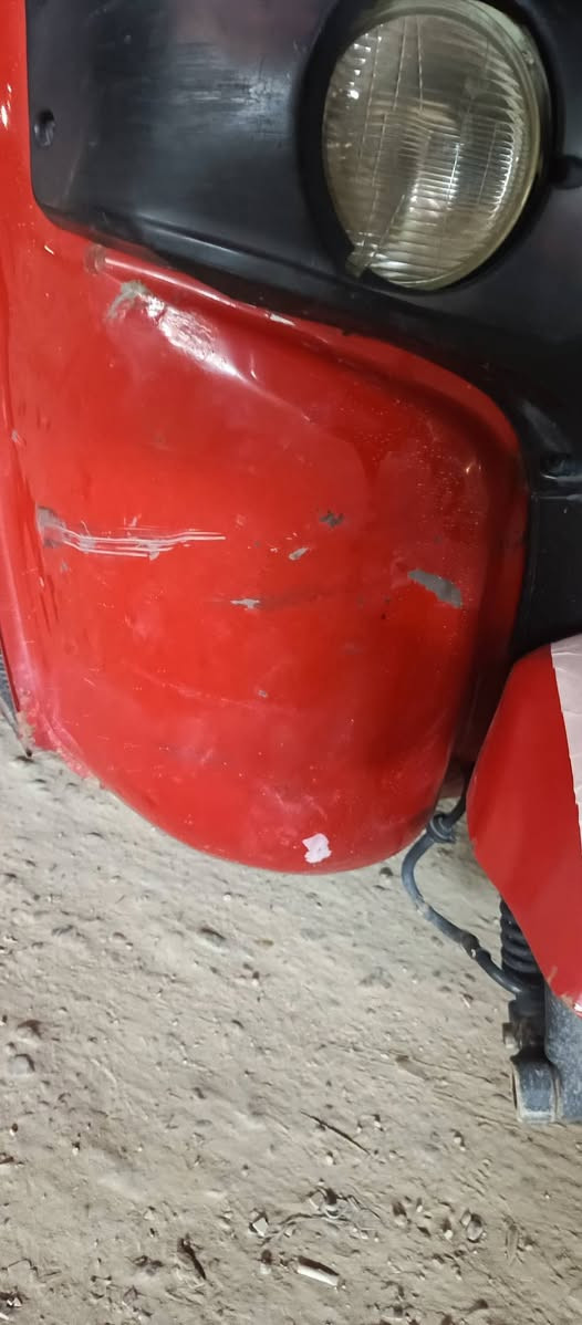 سلام عليكم تكتك 18 شهر ل10 رقم وسنويه نكليزي تحويل مباشر رقمهه بغداد مكاني بغداد حي  البتول قرب فلكه حي النصر سعرهه 4 و900 كامله التكتك لا ضربه ولا معجون ولا صبغ معمر الدوس وبعدني ما صابغهن وبيهه خيط تبخير   ***********
