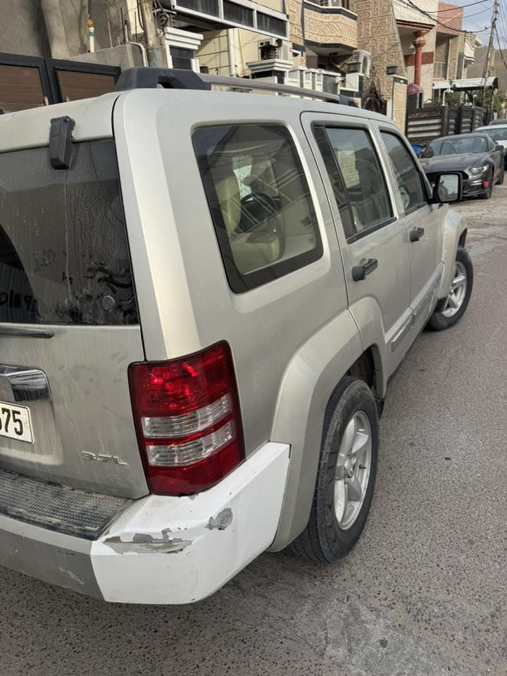 جيب ٢٠٠٨ للبيع
سياره خير من الله سونار ناشره 
وتبريد شغال 
مكينه كير نضيفات
مكانه الحله
السعر ٨٧ وبيها مجال  
للاستفسار ***********٨
