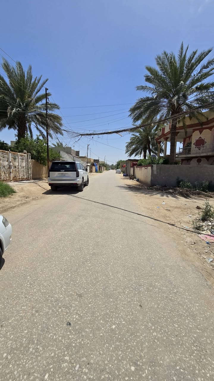 #للبيع 
للبيع مشتمل طابو ملك صرف مساحه بالسند ١٠٠ متر واقع حال ٩٠ متر 🍁🍁🍁

واجه ٤.٥ متر🍁🍁🍁
نزال ٢٠ متر 🍁🍁🍁
شارع ١٠ متر تبليط 🍁🍁🍁
يبعد عن شارع حله بغداد ٥٠ متر 🍁🍁

تتوفر فيها جميع الخدمات السكن 🍁🍁

يتكون الشتمل من طابق واحد 🍁🍁

البناء طابوك والسقف صب مسلح 🌇🌇

باقي التفاصيل موضحه في مقطع فيديو والصور 📷

الموقع بابل قضاء المحاويل منطقة البدع مقابل معمل زمزم 🌇🌇

💸السعر ٤٥ وبي مجال 

☎️☎️☎️☎️☎️☎️☎️☎️☎️☎️☎️
للإستفسار اكثر او معرفة السعر النهائي يرجى مراسلتنا او الاتصال على الارقام التاليه او زياره #مكتب #عقارات #اراضي #المحاويل الكائن في ١٧ قرب روضة ساندي بيل ☎️  *********** ☎️  *********** حسين أبو شمس
