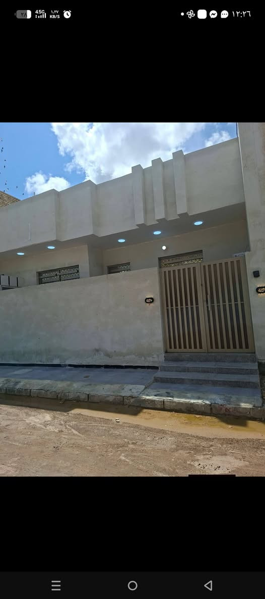 سلام عليكم خوان مشتمل مربع المساحة 100البيع مكان نهاوند ثانيه بيت جاهز لسكن الستفسار  ***********
