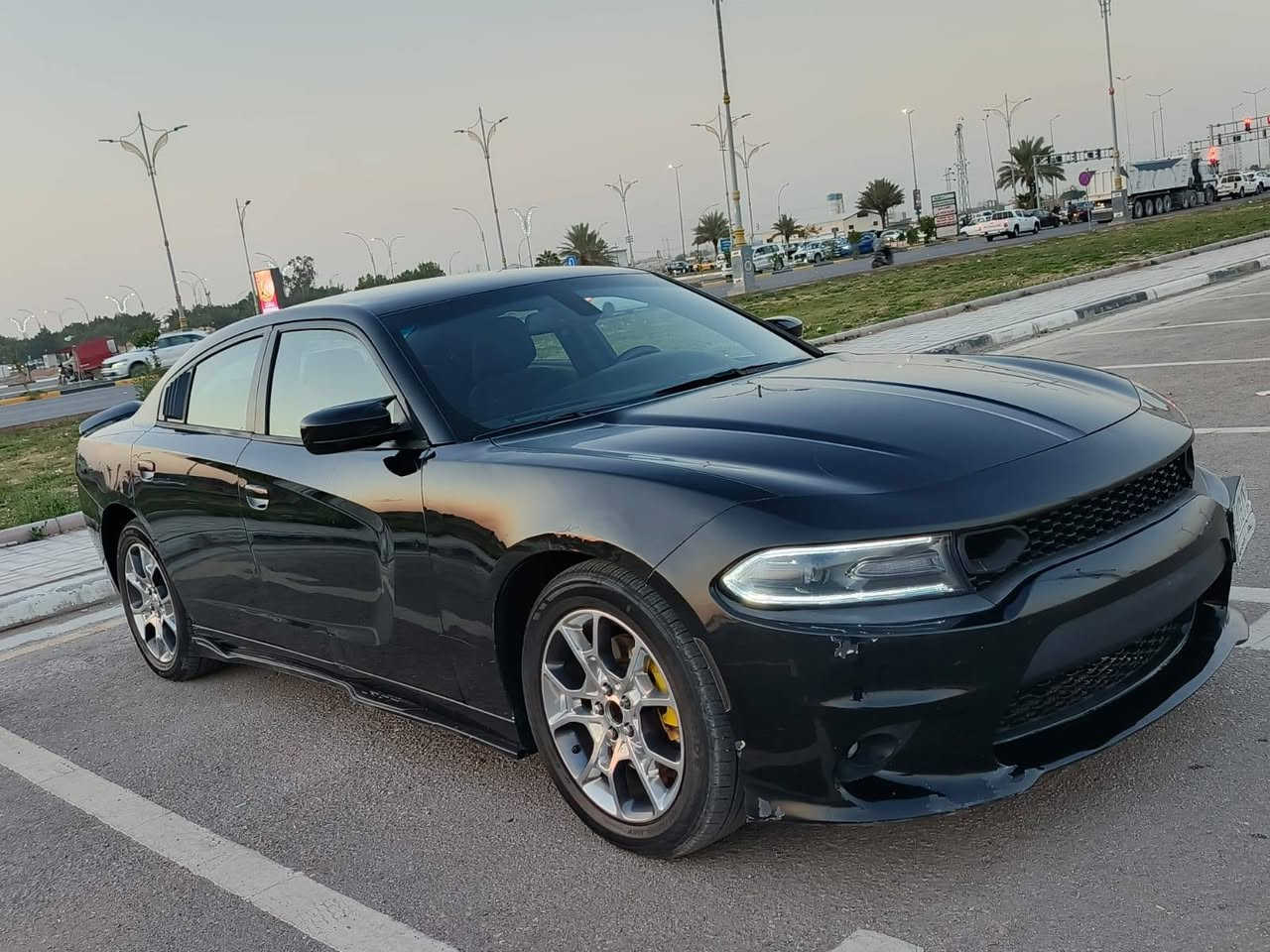 سلام عليكم ورحمة الله جارجر موديل 15 بغداد تحويل مباشر حادث امريكا بابتين شغط ونصبغن بدون تبديل بدون فتح بدون ارباكك
عده حادث امريكا مكفوله كفالة بالعافيه 
التصير من نصيبه 
السياره كير مكينه تبريد تتفئة حداديه مكفولات شرط الفحص 
مواصفات السياره SXT 
مكان السياره كربلاء المقدسة
السعر والله مناسب تصل وتدلل رقم الهاتف 
***********تصال 
بيع فقط فقط
