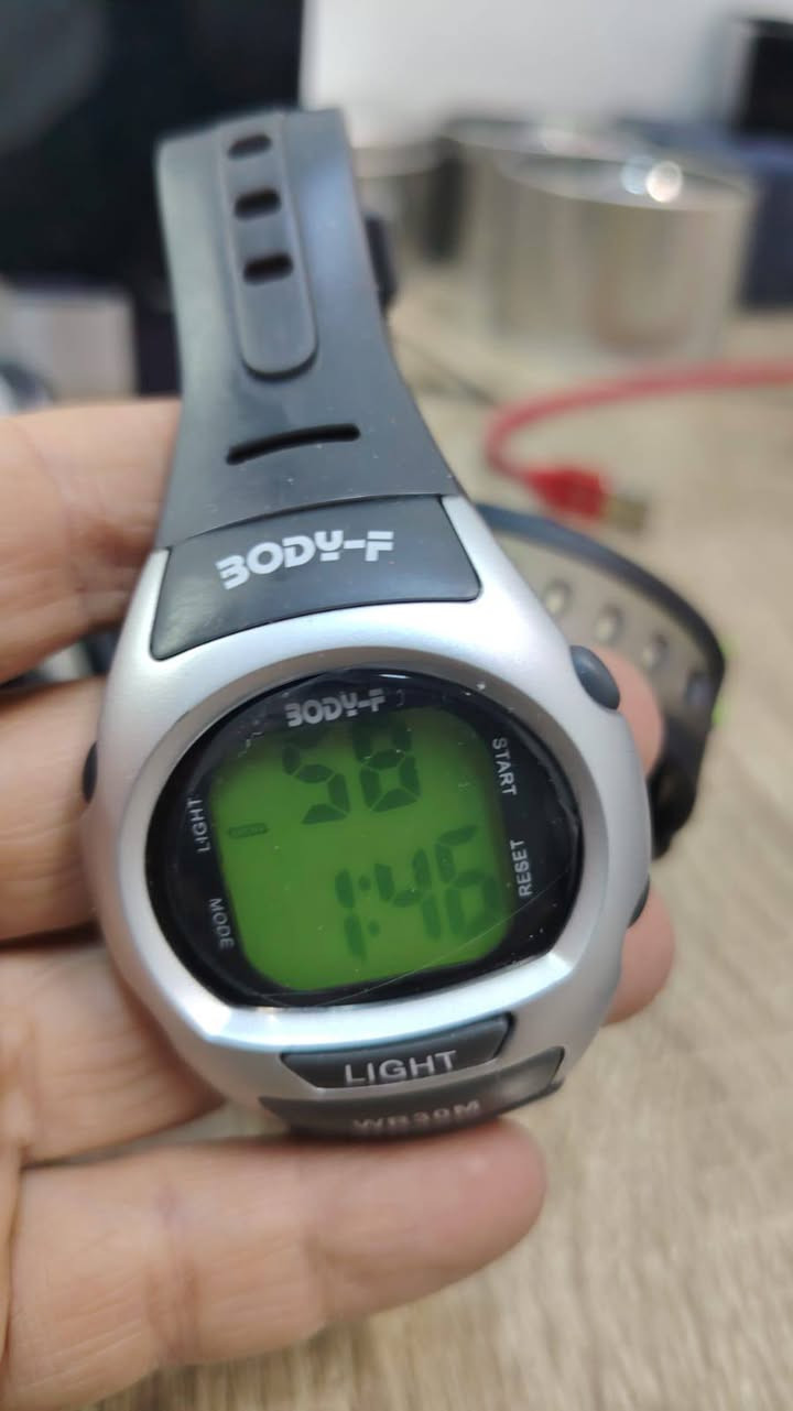 سلام عليكم شلعه ساعات كله باله كلهن شغالات نضافه تامه 
10 ساعات سعر قفلهن 90


**إذا كنت صاحب هذا الإعلان وتريد حذفه لأي سبب، رجاءا أرسل رسالة إلى الدعم الفني**