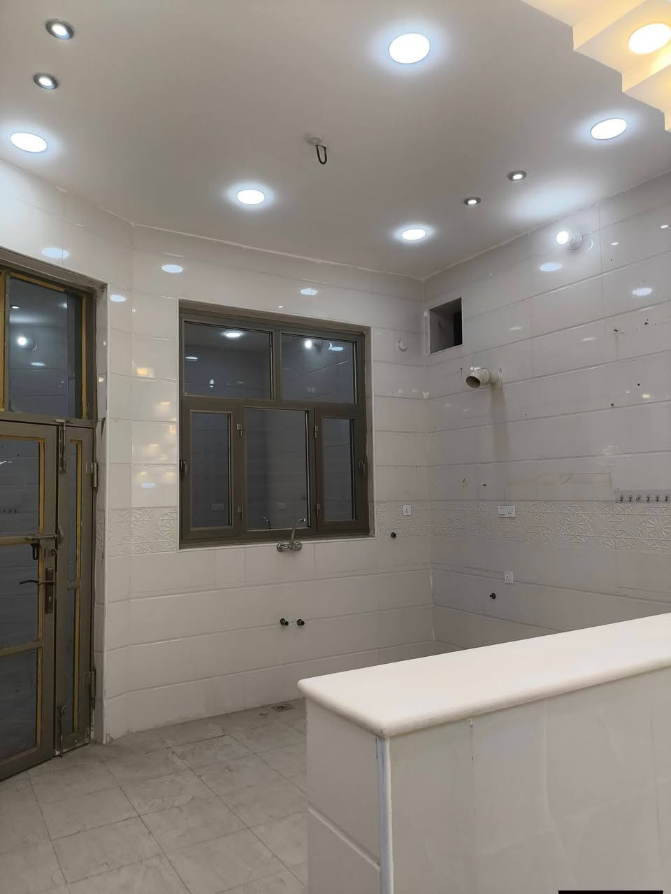 🏢دار للبيع طابو صرف جاهز للتحويل : 
نهاوند الثالثة 🏢المساحة: (( 100متر مربع ركن)) السعر ٩٥
جديد فارغ حالياً يتكون من غرفة وصاله ومطبخ واستقبال وصحيات
مكتب عقارات الهدئ🏡 حي نهاوند شارع20
المكتب مجاز رسميا من قبل الدوله
للاستفسار الاتصال رقم الهاتف 
        او مراسله واتساب 📞
*********** حجي صباح 
*********** ضياء ابو امير
ملاحظه: توجد لدينا عروض أخرى في محافظه ميسان مركز المحافظه
