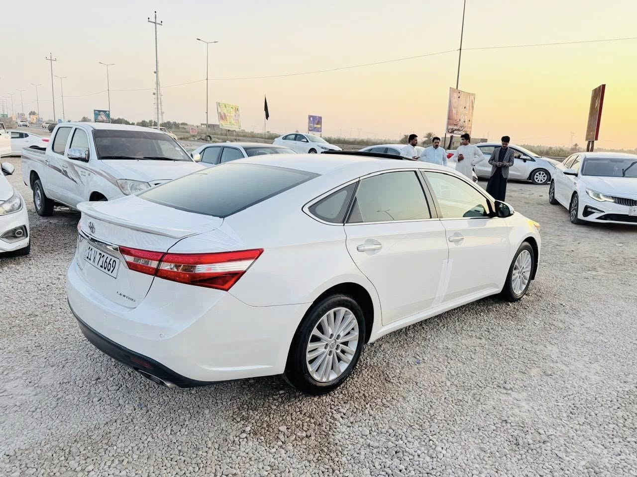 #يالله تيوتا افلون موديل 2013 خليجي 
كفاله عامه مرقم بغداد حره بسمي تحويل 
مباشر فول موصفات لمتد بصمه فتحه 
وباقي الموصفات واضحه مكينه V6 
ماشيه 159 حـقيقي السعر 195$ 
مـوجوده المثني الرميثيه 
تـفاصيل واتـساب (***********)
