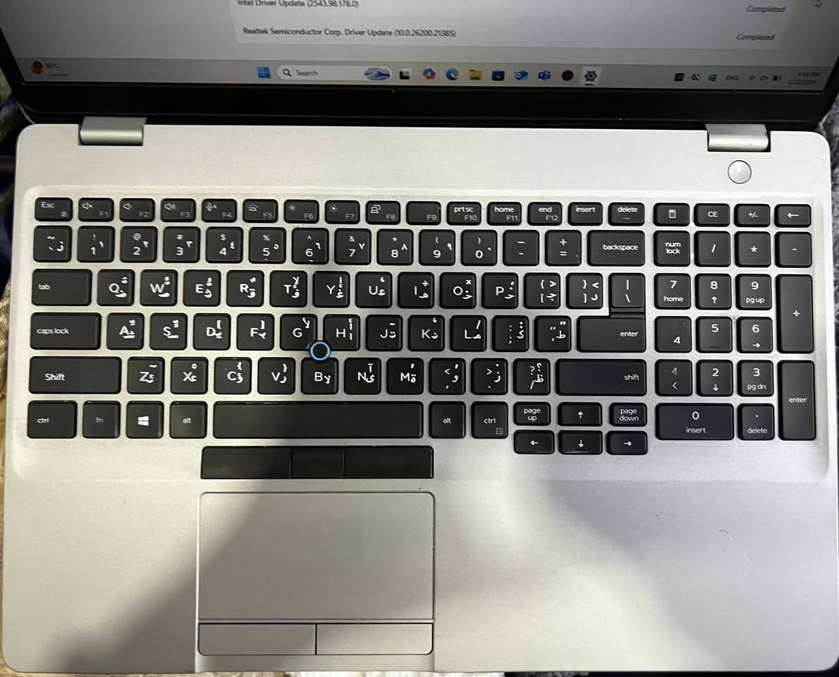 الأول: للابتوب Dell (الأقوى والأحدث)
العنوان: ديل Dell Precision 3551 للبيع - وحش التصميم والأداء الهندسي
المواصفات:
• الموديل: Dell Precision 3551 (فئة Workstation القوية).
• المعالج: Intel Core i7-10850H (جيل عاشر فئة H عالية الأداء، مو الفئة العادية).
• الرام: 16GB (سريع جداً بالمهام المتعددة).
• الهارد: 512GB SSD (إقلاع سريع جداً للنظام).
• كارت الشاشة: منفصل 4GB (ممتاز للمصممين والمهندسين وأصحاب الألعاب المتوسطة).
• الشاشة: 15.6 بوصة بدقة FHD، ألوان واضحة جداً.
• النظام: وندوز 11 برو (Windows 11 Pro) أصلي مفعل.
ملاحظات إضافية:
• الجهاز نظيف جداً (مثل ما مبين بالصور) وبحالة الوكالة.
• كيبورد كامل (NumPad) مريح جداً للكتابة والمحاسبة.
• البطارية والشاحن الأصلي موجودات.
السعر المطلوب: 700,000 دينار وقابل للتفاوض

الثاني: للابتوب HP (للدراسة والعمل المكتبي)
العنوان: لابتوب HP EliteBook 850 G2 للبيع - نظيف جداً وبسعر مناسب
المواصفات:
• الموديل: HP EliteBook 850 G2 (هيكل معدني متين).
• المعالج: Intel Core i7-5600U (جيل خامس).
• الرام: 8GB DDR3.
• الهارد: 256GB SSD (أسرع بهواية من الهاردات العادية).
• كارت الشاشة: Intel HD Graphics 5500.
• الشاشة: 15.6 بوصة مريحة للعين.
• الجهاز شغال وما بيه أي نقص.
السعر المطلوب: 300،000 دينار قابل للتفاوض


**إذا كنت صاحب هذا الإعلان وتريد حذفه لأي سبب، رجاءا أرسل رسالة إلى الدعم الفني**