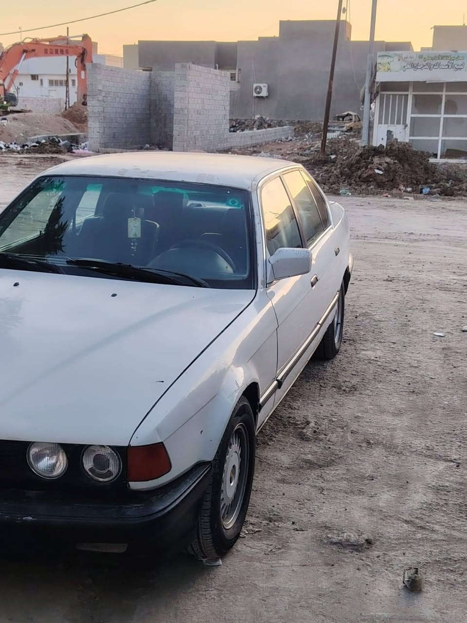 السلام عليكم بي ام موديل 89 حجم 730 السياره جاهزه رقم بغداد باسمي كير ومكينه وتبريد تخم تاير تدفئه منظومه زنون كله على الشرط مكان السياره ديوانيه مركز المدينه السعر 45 وبيها مجال مكلف بالنشر***********
