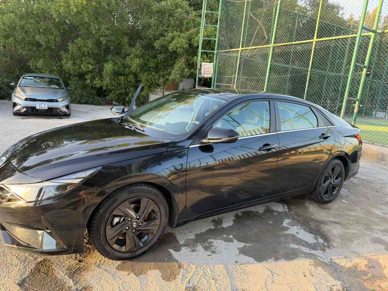 السلام عليكم سيارة النترا موديل2021 وراد امريكي رقم بغداد سياره بسمي فول مواصفات فتحه رادار وباقي المواصفات معروفه 
صور الحادث مرفق بالمنشور 
سعرها 142 وبيها مجال للطيبين 
للاستفسار اتصال او واتساب***********
