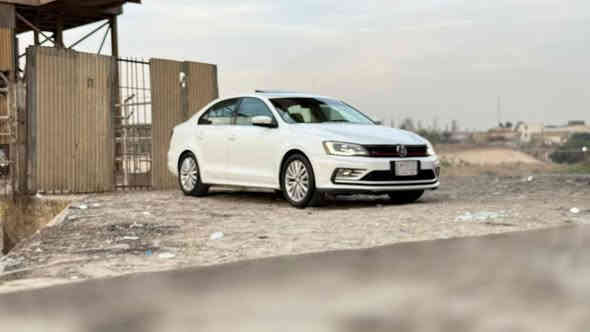 سلام عليكم 
جيتا 2016 SEL فول مواصفات 
مكينه 1.800 تيربو 
كير مكينه مكفولات 
داخل بيجي كشن تدفئه 
رادارات جانبي خلفي امامي 
ماسحات اوتو 
ليتات داينمك متحرك 
فتحت سقف 
ويل اصلي 17 تخم تاير جديد 
السياره عليها دعاميه GLI 
لد داخلي متحرك 14 قطعه 
حادث السياره هلال الجاملغ الخلفي او باب خلفيه مصبوغات  او بيها 3 قطع بارد بيها ايرباك فقط البرده اليمنه 
رقم بغداد مميز 
باقي السياره مكفول نقص السياره بس صدر امامي 
السعر 142 وبيها مجال 
مكان السياره بغداد الكرخ 
رقم ***********
