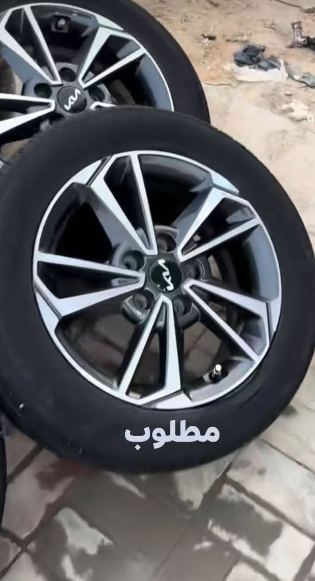 السلام عليكم تخم ويل 15 كيا سيراتو 2024 مع تاير جديد اصدار 2024 اريد مراوس مع ويل كب فورتي  عنواني بغداد البياع ***********
