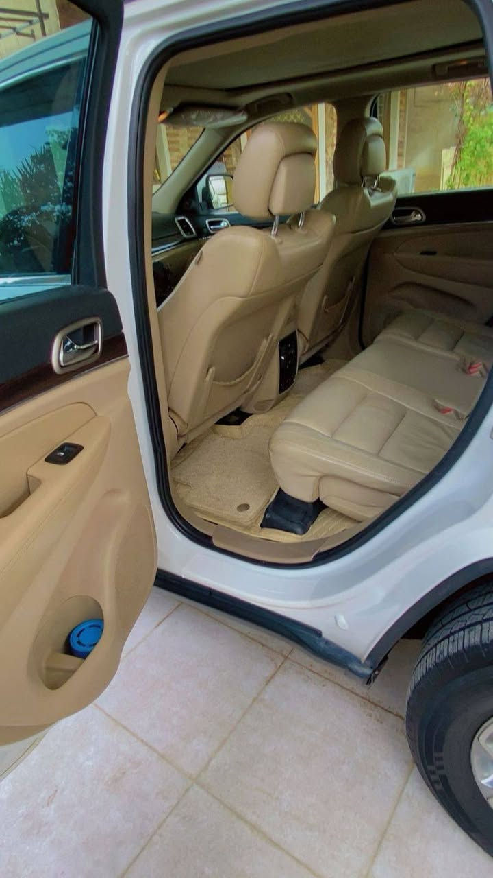 السلام عليكم 
جيب 14 خليجي لمتدد 
السعر (215)
_صبغ مقدار شبرين بين البابتين   مرفق السونار ، الباقي كفالة
_  كلشي موضح بالسونار 
_مكان السيارة بغداد /
_محرك كير كفالة بلادي مامفتوح
ماشية 163 الف كيلو 
رقم الهاتف : ‭***********
_بأسمي وتحويل ثاني يوم 

فول مواصفات ١/١   لمتدد
حجم المحرك: 3600
تخم تايرات جديد 
تخم ويل 20 جديد
دبل سلايت بانوراما 
شاشه جبيره 
شفتات ستيرن 
جنطه كهربائي شفط 
دبل كزوز خلفي 
حساسات اماميه + خلفية 
سستم صوت 12 سماعة 
دمامي خلفي بلصندوك
اوتو بارك مساعد اصطفاف
قطعتين تبريد ثلج 
كشن خزن ميموري 3 وضعيات
سيدي بلجكمجة
مري شفط
يدات ستيل اصل 
الداخل صاج ملكي  
 كامرة خلفية دوارة اصلية
 استيرن كهرباء +  تدفئة
 فول تحكم استيرن (جهتين امامي + جهتين خلفي) 
 ناقل حركة ٨ نمر
 نظام سبورت s
 نضام اقتصادي
